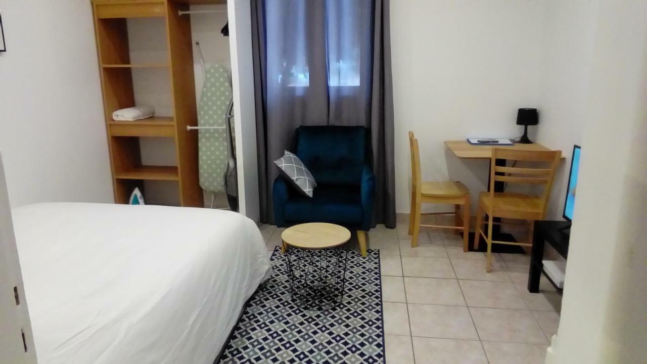 Appartement Aad1 Clamart 200 M Du Tramway T6 St Pave Blc Avec Cuisine Separee Экстерьер фото