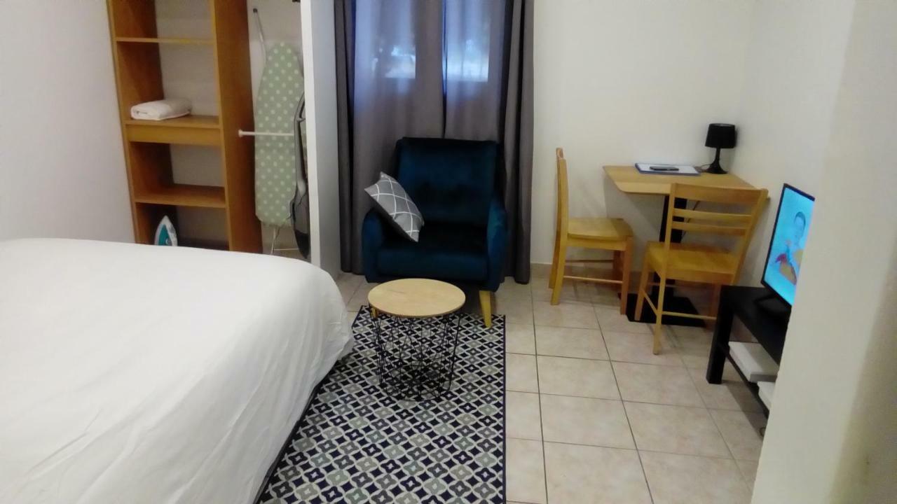 Appartement Aad1 Clamart 200 M Du Tramway T6 St Pave Blc Avec Cuisine Separee Экстерьер фото